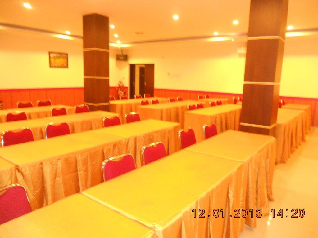 Parma Panam Hotel Pekanbaru Buitenkant foto